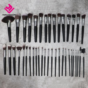 40-مجموعة فرش مكياج احترافية بشعار مخصص ، شعر ناعم أسود ، مقبض خشبي فضي ، مجموعة فرش مكياج فاخرة طويلة - Product Image 4