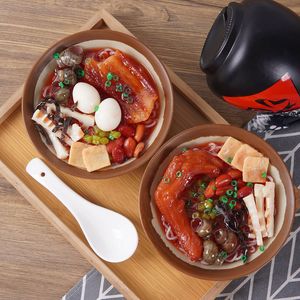 Réplica a escala 1:1 de un gran plato de fideos de arroz con caracoles, un accesorio para decoración de tiendas, escaparates y para añadir ingredientes. - Product Image 3