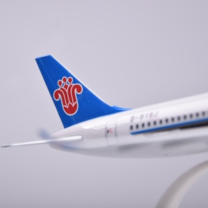 Modèle d'avion en résine de 20 cm C919 China Southern <span class=keywords><strong>Airlines</strong></span>, jouet d'avion <span class=keywords><strong>souvenir</strong></span>, avion statique de simulation, modèle réduit en métal - Product Image 4