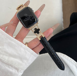 <span class=keywords><strong>Bracelet</strong></span> de montre en cuir souple à la mode pour <span class=keywords><strong>Apple</strong></span> <span class=keywords><strong>Watch</strong></span> 45mm 44mm 42mm 41mm motif trèfle à quatre feuilles femmes <span class=keywords><strong>Bracelet</strong></span> montre-<span class=keywords><strong>bracelet</strong></span> bande - Product Image 2