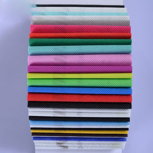 Fournisseurs chinois vente en gros rouleau <span class=keywords><strong>de</strong></span> tissu non tissé pp <span class=keywords><strong>prix</strong></span> bon marché tissu non tissé - Product Image 1