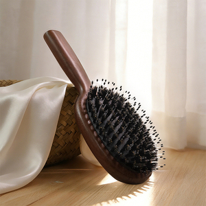 Brosse à cheveux en bois de cerisier rouge naturel avec coussin d'air et poils de sanglier et nylon pour massage, vente en gros d'usine, pour usage domestique et hôtelier - Product Image 3