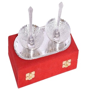 Petit bol en laiton plaqué argent écologique en métal poli cadeau d'affaires décoratif plat d'affaires élégant - Product Image 1