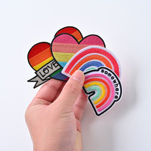 Parches de hierro Lgbt de arcoíris personalizados de transferencia de calor, parches de insignia bordada de prensa de calor para ropa - Product Image 1