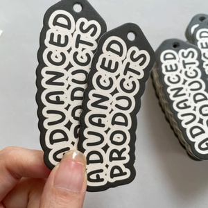 Etiqueta Colgante de Papel Marfil con Logotipo de Marca Personalizado, Ecológica, con Impresión en Relieve y Grabado, con Forma Especial y Tarjeta con Letras - Product Image 2