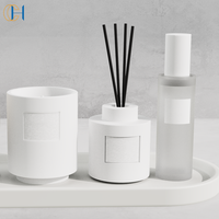C & H Marque privée Forme personnalisée Recharge de 150ml Diffuseur de roseaux en céramique et Bougie en porcelaine pilier faite à la main avec plateau personnalisé