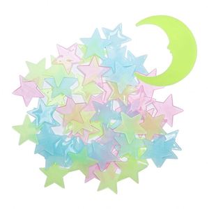 100 pièces/ensemble d'autocollants muraux en plastique fluorescent en forme d'étoiles lumineuses pour la décoration de plafond et de murs lors de fêtes et festivals - Product Image 5