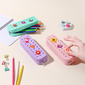 Nouvelle trousse à crayons en silicone pour étudiants avec breloques, sac de maquillage multifonction ou organiseur de fournitures scolaires et de bureau - Product Image 4