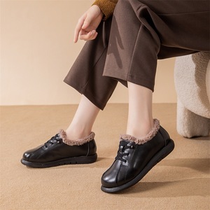 <strong>Ladies</strong> New Design <strong>Winter</strong> Wool Warm Mao Mao <strong>Shoes</strong> Deep Leather Middle-Aged Elderly Leisure Snow Boots with Faux Fur Insole - Product Image 4