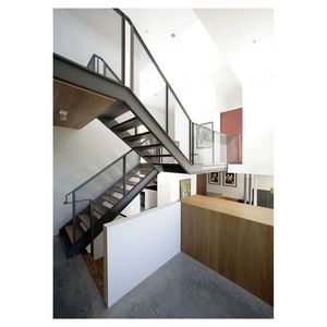 <span class=keywords><strong>Escalier</strong></span> <span class=keywords><strong>en</strong></span> acier Prima, modèle le plus récent, avec marches flottantes <span class=keywords><strong>en</strong></span> chêne, éclairage LED, garde-corps <span class=keywords><strong>en</strong></span> verre trempé transparent et balustrade <span class=keywords><strong>en</strong></span> acier inoxydable. - Product Image 1