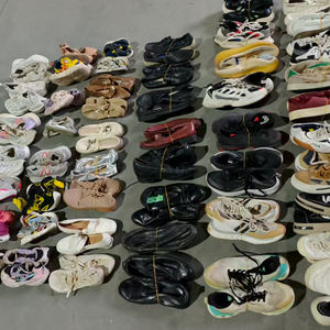 Festeggia presto il Natale con una massiccia <span class=keywords><strong>vendita</strong></span> di <span class=keywords><strong>abbigliamento</strong></span> usato per la tua collezione di scarpe Festive - Product Image 5