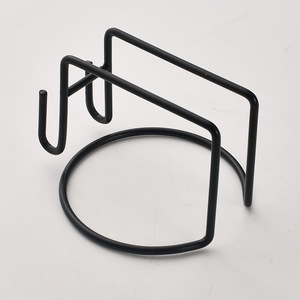Portavasos universal de metal con diseño de gancho invertido, no requiere instalación, para uso en automóvil y hogar, color arena negro - Product Image 3