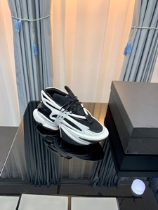 Nouvelles chaussures de marche décontractées haut de gamme 2026 avec semelle au design spatiale pour tenue de voyage en extérieur - Product Image 3