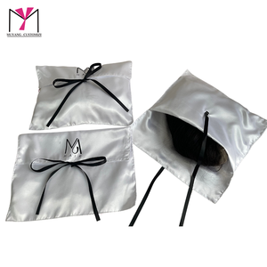 Bolsa de Terciopelo Personalizada con Logotipo 2026, Biodegradable, de Poliéster Satinado, para Empacar Regalos de Cosméticos, Perfumes, Lápices Labiales y Cremas para Ojos - Product Image 1