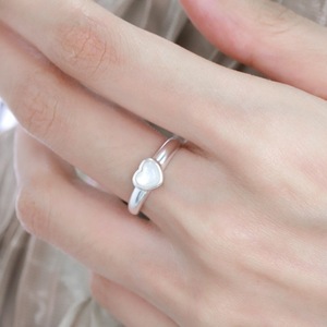 Anillos Ajustables Abiertos Plateados Versátiles y Sencillos para Mujer, Anillos Coreanos Dulces con Concha Blanca y Corazón de Luz de Luna, Regalos para Enamorados - Product Image 2