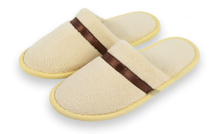 Pantuflas Desechables Antideslizantes y Gruesas de Felpa Coral con Cinta de Alta Gama para Huéspedes de Hoteles, Alojamientos y Salones de Belleza - Product Image 5