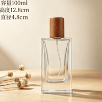 Botol Parfum Kaca Minimalis Persegi dengan Tutup Kayu Alami, Atomizer Parfum Isi Ulang 30-100ml
