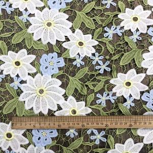 ผู้ผลิตจัดหาผ้าปักลายดอก<span class=keywords><strong>ชบา</strong></span><span class=keywords><strong>สาม</strong></span><span class=keywords><strong>สี</strong></span>แบบละลายน้ำได้สำหรับฤดูใบไม้ผลิและฤดูร้อน ผ้าปักลายฉลุสำหรับชุดแฟชั่น - Product Image 4