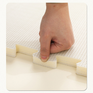 <span class=keywords><strong>Tapis</strong></span> <span class=keywords><strong>de</strong></span> puzzle en mousse XPE écologique personnalisé en usine, <span class=keywords><strong>tapis</strong></span> <span class=keywords><strong>de</strong></span> <span class=keywords><strong>sol</strong></span> épais anti-chute à emboîtement, <span class=keywords><strong>tapis</strong></span> <span class=keywords><strong>de</strong></span> jeu pour bébé imprimé avec des chiffres et des lettres <span class=keywords><strong>de</strong></span> l'alphabet - Product Image 5
