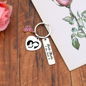 Custom "Beste Mama der Welt" Heart <b>Keychain</b> with Butterfly Charm, <b>Personalized</b> Stainless Steel Mother's Day Gift Keyring for Mom - Product Image 4