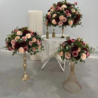 Offre Spéciale de haute qualité bordeaux rose soie artificielle chemin de table floral décoration de mariage rangée de fleurs et boule de fleurs