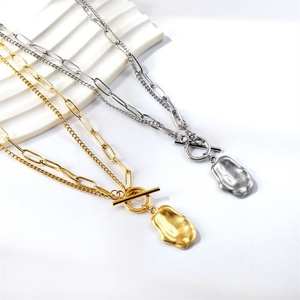 Collar de Moda con Colgante Irregular de Acero Inoxidable Chapado en Oro, Cadena de Joyería con Dijes de Diseño Exclusivo y Cierre OT Fino - Product Image 1