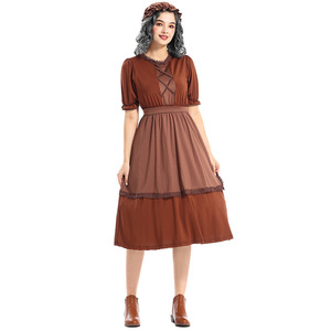 XJ TThe pioneer porte un costume brun foncé, se déguisant en nounou avec des bordures en dentelle - Product Image 5