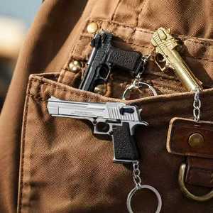 Portachiavi in Metallo Modello di Pistola Tattica 3D in Miniatura Calibro Grande, Disponibile in Argento, <span class=keywords><strong>Oro</strong></span>, Nero e Marrone, Pronto per la Spedizione - Product Image 1