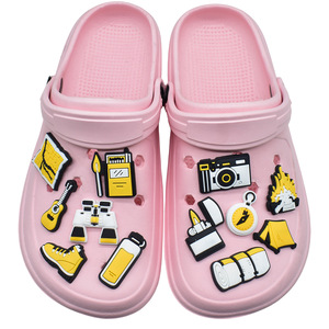 หัวเข็มขัดอุปกรณ์เสริมสำหรับตั้งแคมป์ทำจากพีวีซีแบบนิ่ม2.5-3.5ซม. 2025ออกแบบแบรนด์ได้ตามที่ต้องการ - Product Image 3