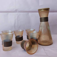 Pichet à boire en verre Pichet 7 pièces Ensemble de pichets à eau froide Une cruche 6 tasses avec couvercle en bois Ensemble de verres à thé de l'après-midi