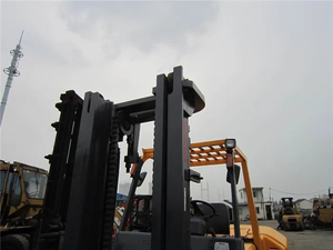 Haute qualité utilisé pour le chariot élévateur 4WD Diesel TCM FD100 10T avec une hauteur de levage de 3000mm - Product Image 5