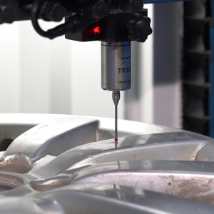 Máquina de Reparación de Ruedas Avanzada LWR807VP para Llantas de Aleación, Control CNC Inteligente, Sistema Profesional de Renovación de Ruedas - Product Image 3