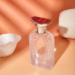 Tapas de Perfume Personalizadas, Forma Triangular, Aleación de Zinc Zamac Plateada, Tapas para Frascos de Perfume, Perfume Árabe - Product Image 3