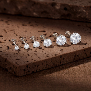 Piercing de Plata de Ley S925 con Moissanita y Rosca Plana, Estilo Único para Mujer y Hombre - Product Image 3