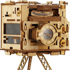 <span class=keywords><strong>IDventure</strong></span> <span class=keywords><strong>Cluebox</strong></span> PRO - Caja de Rompecabezas 3D de Madera con Cámara Fotográfica de Sherlock - Juego Educativo de Escape Room para Adultos, 101-500 Piezas - Product Image 3