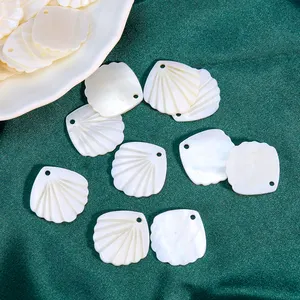 20毫米白色天然淡水贝壳雕刻扇形珍珠母吊坠项链耳环饰品制作