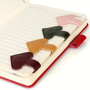 Marcadores de Libros Magnéticos con Diseño de Biblia, Clips de Páginas de Cuero PU, Accesorios para la Escuela y Oficina - Product Image 2