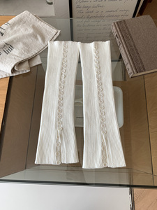 Coprigambe Lavorati a Maglia con Bottoni Ecologici Sopra il Ginocchio per Donne Autunno Inverno per un Calore Confortevole. Calzini in Stile Coreano - Product Image 6