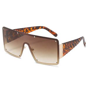 DOISYER <span class=keywords><strong>2021</strong></span> nuevas gafas <span class=keywords><strong>de</strong></span> sol <span class=keywords><strong>de</strong></span> gran tamaño <span class=keywords><strong>de</strong></span> diseñador <span class=keywords><strong>de</strong></span> <span class=keywords><strong>moda</strong></span> Vintage <span class=keywords><strong>para</strong></span> <span class=keywords><strong>mujer</strong></span> <span class=keywords><strong>de</strong></span> una pieza cuadrado grande negro transparente blanco opciones - Product Image 4