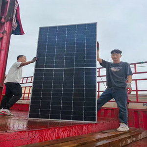 แผงโซลาร์เซลล์ 550W 555W แบบฮาล์ฟเซลล์ 144 เซลล์ 156.75 มม. กระจกเดี่ยว โมโนคริสตัลไลน์ โมดูลไฟฟ้าโซลาร์เซลล์ - Product Image 1