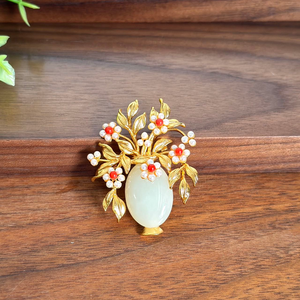 Nouvelle broche chinoise en forme de vase et de fleur, en jade Hetian naturel, corail de bambou et perle, plaquée or, cadeau - Product Image 1