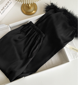 Conjunto de Pijama de Lujo de Seda Helada con Plumas Desmontables, Manga Larga, Ropa de Estar por Casa y Traje para Mujer, Ideal para Exteriores - Product Image 2