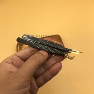 Pinzas de extensión de pestañas de volumen ruso de acero inoxidable sostenible pinzas de pestañas punta de fibra de agarre de diamante brillante de oro negro - Product Image 3