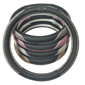أغطية جلدية عالمية مضادة للانزلاق وتهوية تلقائية - Product Image 2