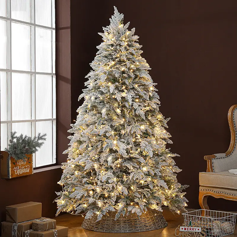شجرة عيد الميلاد الاصطناعية المختلطة 7 أقدام بالجملة مزودة بقاعدة معدنية PE PVC تؤثر على الثلج الكبير لتزيين الأماكن في الأعياد