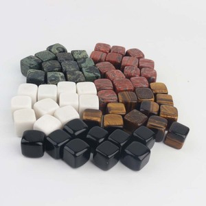 Cubo de Cristal Natural Colorido al por Mayor para Enfriar Whisky y Vino con Tamaño Personalizado - Product Image 1