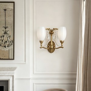 Applique murale LED de luxe européenne moderne, en laiton et avec un abat-jour en verre ; lumière blanc chaud à intensité variable, adaptée à une utilisation en intérieur - Product Image 1
