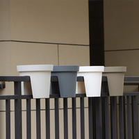 Pot de fleur en plastique en gros d'usine pour plancher de clôture jardin balcon garde-corps en plastique suspendu Pot de fleur planteur