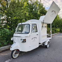 Chariot de nourriture mobile de rue à trois roues entièrement équipé pour la vente de hot-dogs, de bonbons, de glaces et de snacks