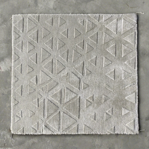 Tapis de salon moderne et neutre à motif rectangulaire en polyester, antidérapant, à poils épais, fabriqué à la machine - Product Image 1